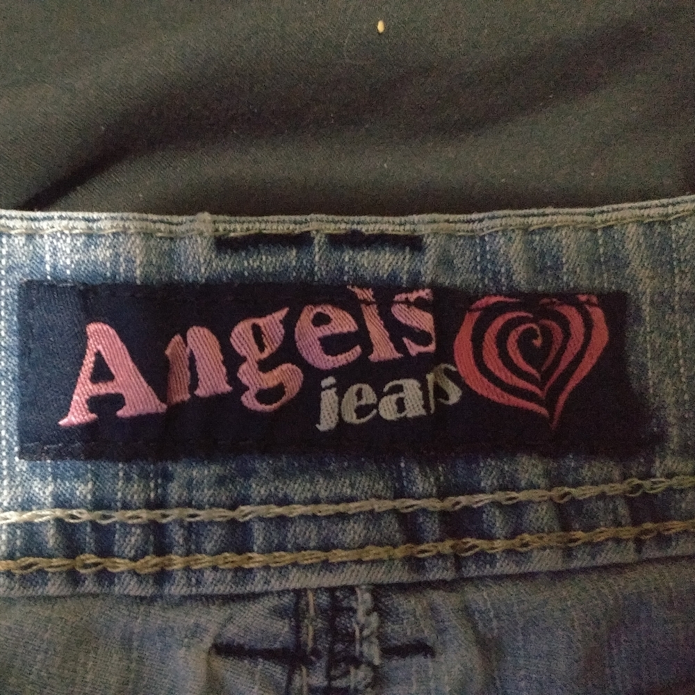 Shorts - Picture 3 of 3